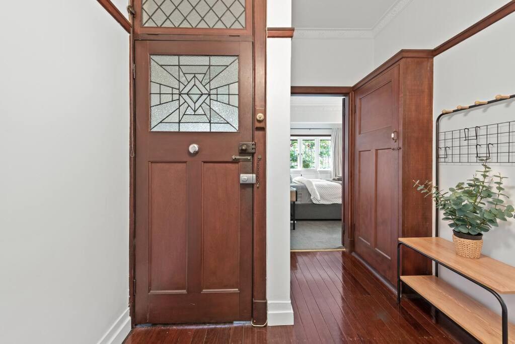 Art Deco In Ascot! ~ 2 Bed / 1 Bath / 1 Car Apartman Brisbane Kültér fotó