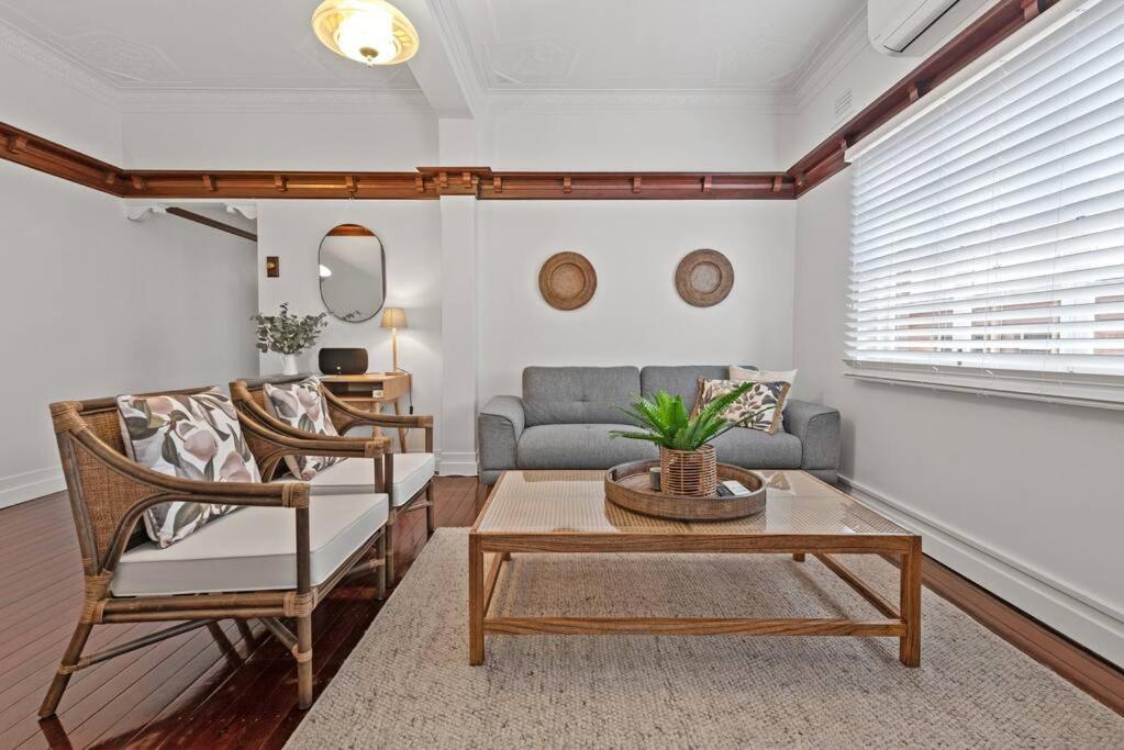 Art Deco In Ascot! ~ 2 Bed / 1 Bath / 1 Car Apartman Brisbane Kültér fotó